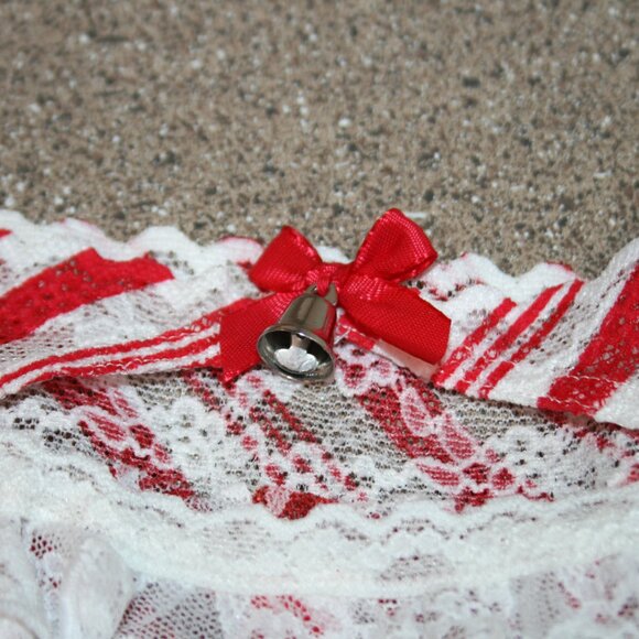 Victoria's Secret Sexy Cheekini Ruffled Holiday Christmas Panty Small Red White - Picture 4 of 6